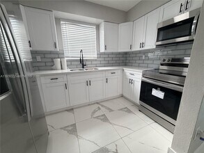 508 E 23rd St in Hialeah, FL - Building Photo - Building Photo