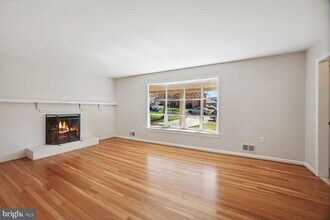 9327 Limestone Pl in College Park, MD - Foto de edificio - Building Photo