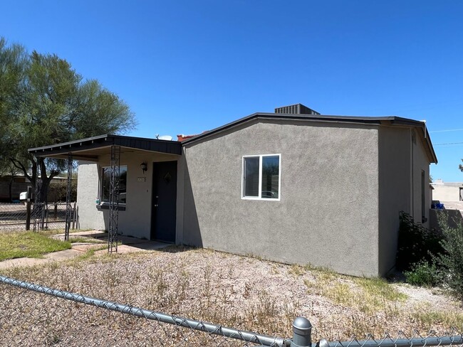 1243 E Grant Rd in Tucson, AZ - Building Photo - Building Photo