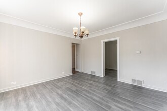 2853 W Dickens Ave, Unit 2 in Chicago, IL - Foto de edificio - Building Photo