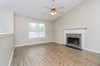 111 Hunter Pl in Dallas, GA - Building Photo - Building Photo