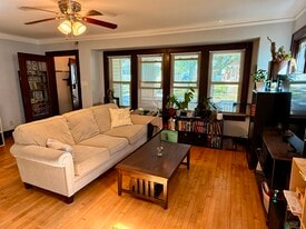 541 N 62nd St, Unit Lower in Wauwatosa, WI - Building Photo