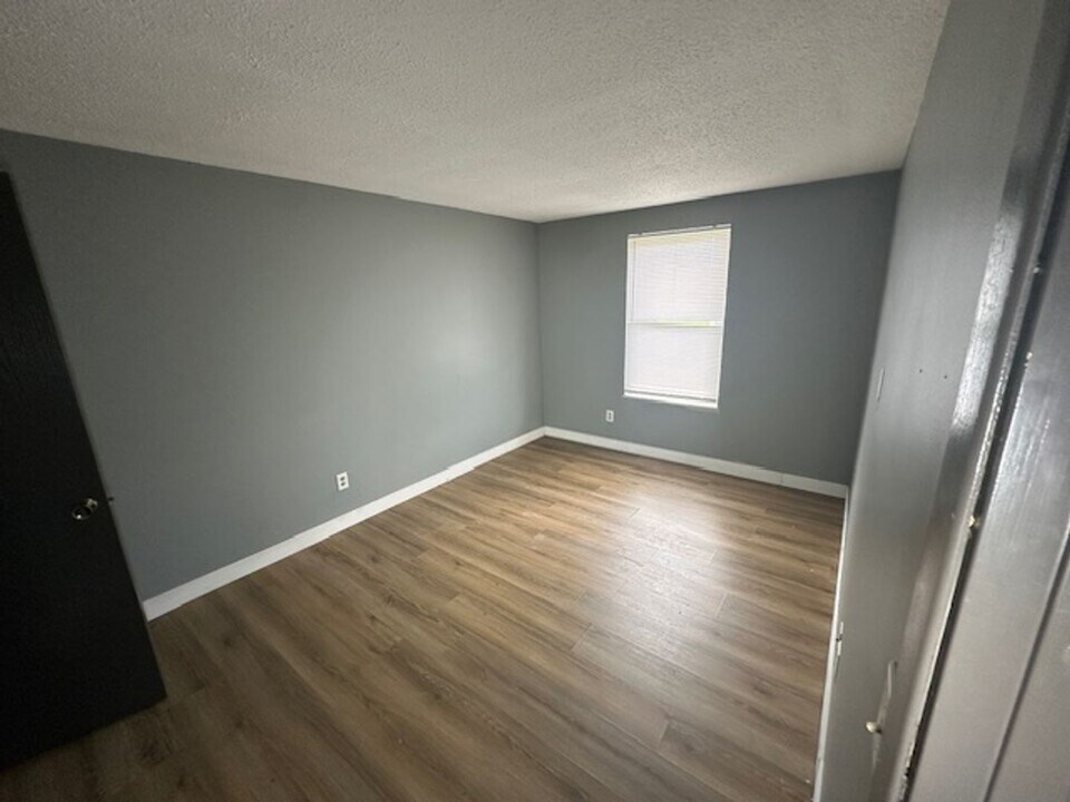 101 N McReynolds Ct in Peoria, IL - Building Photo