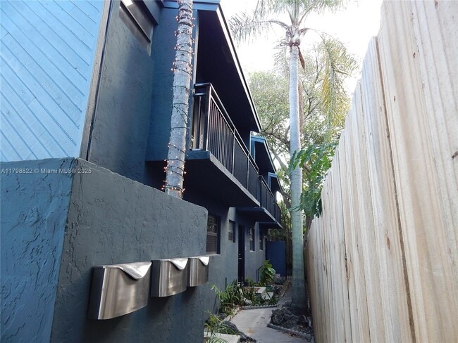 3115 SW 27th Ave in Miami, FL - Building Photo - Building Photo