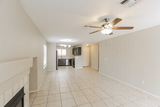 16083 W Monroe St in Goodyear, AZ - Foto de edificio - Building Photo