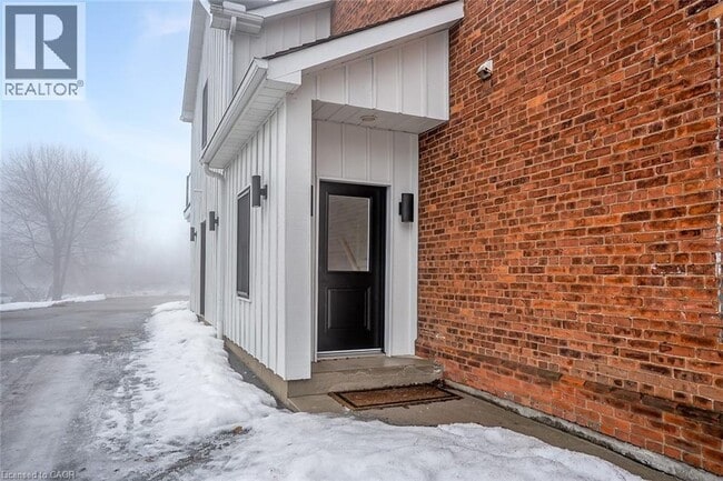 284 Wilson St E in Hamilton, ON - Building Photo - Building Photo