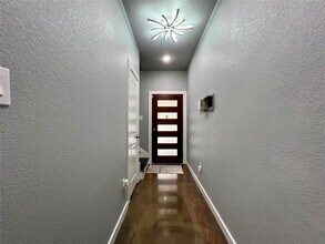 7925 Brandon St in Houston, TX - Foto de edificio - Building Photo