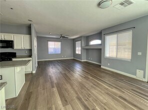 8589 Peaceful Dreams St in Las Vegas, NV - Building Photo - Building Photo