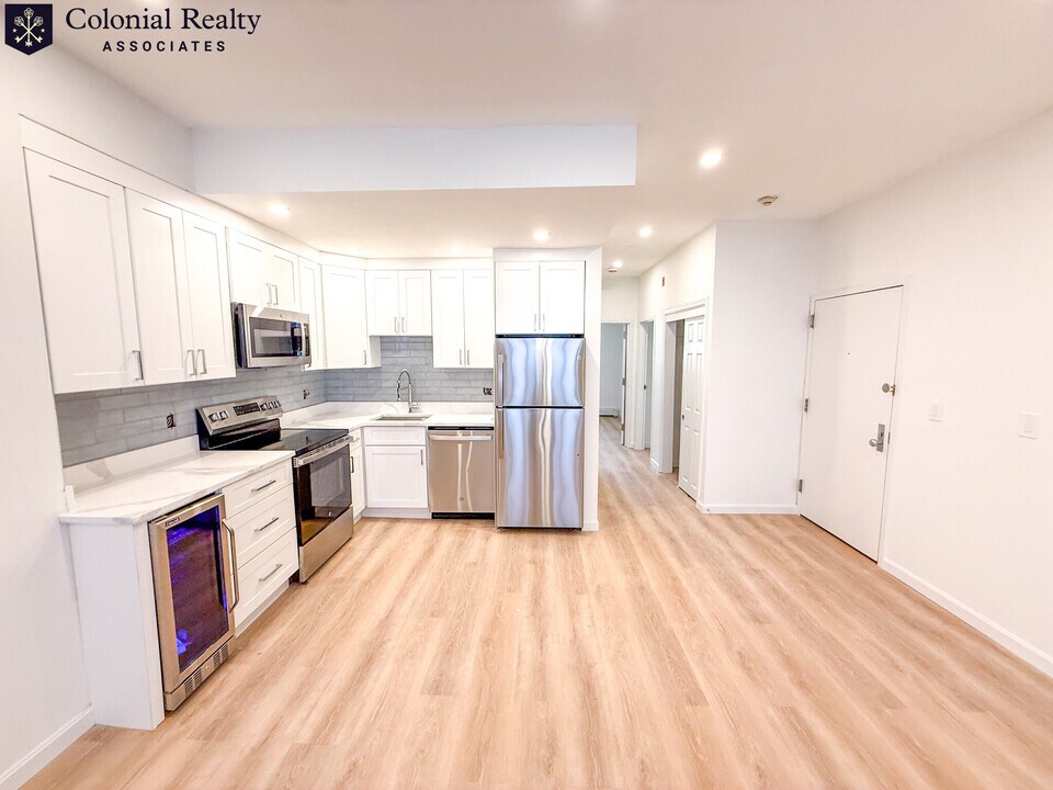 525 Massachusetts Ave in Boston, MA - Building Photo