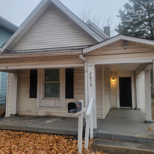 property at 3019 Boulevard Pl