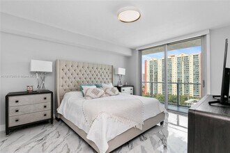 330 Sunny Isles Blvd, Unit 5-1103 in Sunny Isles Beach, FL - Building Photo - Building Photo