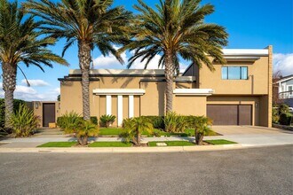 4490 Eastbourne Bay in Oxnard, CA - Building Photo - Building Photo