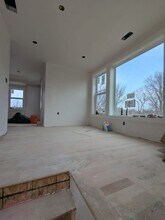 105 Shore Dr in Somerville, MA - Building Photo - Building Photo