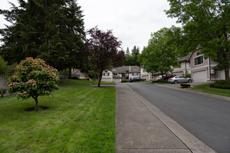 Walnut Hill in Redmond, WA - Building Photo - Building Photo