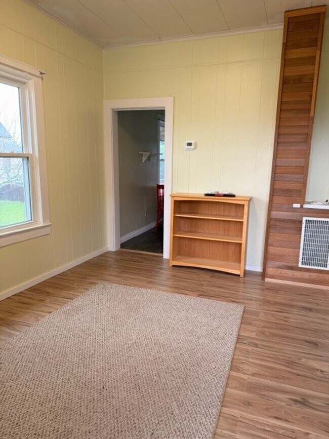 3115 Harrison Ave in Astoria, OR - Building Photo - Building Photo