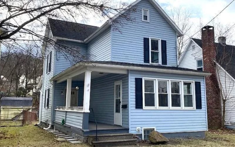 1104 Sunday St in Johnstown, PA - Building Photo