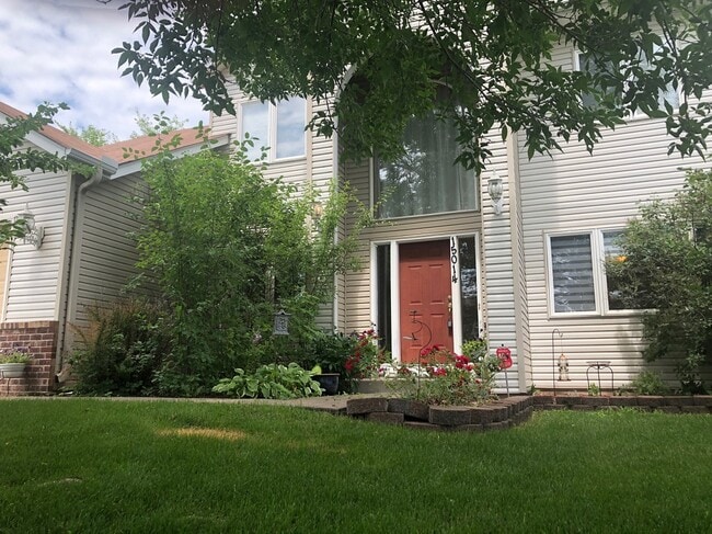 property at 15014 Valley View Pl