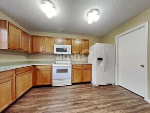 786 Hickory Pine Dr in New Whiteland, IN - Foto de edificio - Building Photo