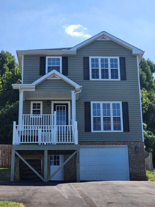 property at 1028 Nottingham Dr