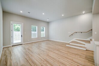 5816 Francis Oak Ln in Houston, TX - Building Photo - Building Photo