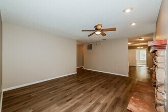 1740 Feather Reed Ln in Greenwood, IN - Building Photo - Building Photo