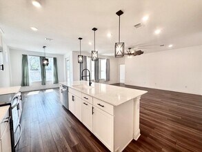 125 Slenderleaf Dr in Marble Falls, TX - Building Photo - Building Photo