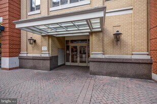 1220 N Fillmore St in Arlington, VA - Building Photo