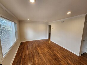 214 Napoleon Dr SW in Atlanta, GA - Building Photo - Building Photo