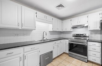 39 Parlin St in Everett, MA - Building Photo - Building Photo