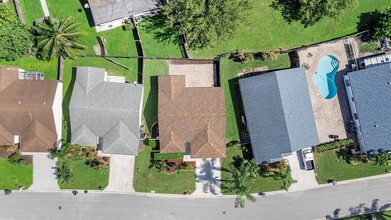 1476 Waterway Cove Dr in Wellington, FL - Building Photo - Building Photo