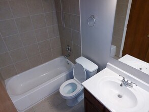 683 Rosner Dr in Roselle, IL - Building Photo - Building Photo