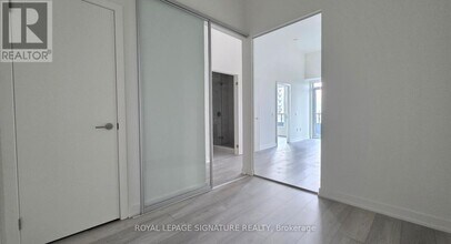 120 Broadway Ave in Toronto, ON - Building Photo - Building Photo