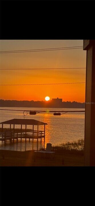 689 N Lake Howard Dr in Winter Haven, FL - Building Photo