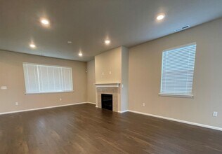 913 Timberline Ave in Bremerton, WA - Building Photo - Building Photo