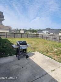 140 Cavalier Dr photo'