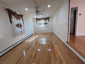 99 East St in New Hyde Park, NY - Building Photo - Building Photo