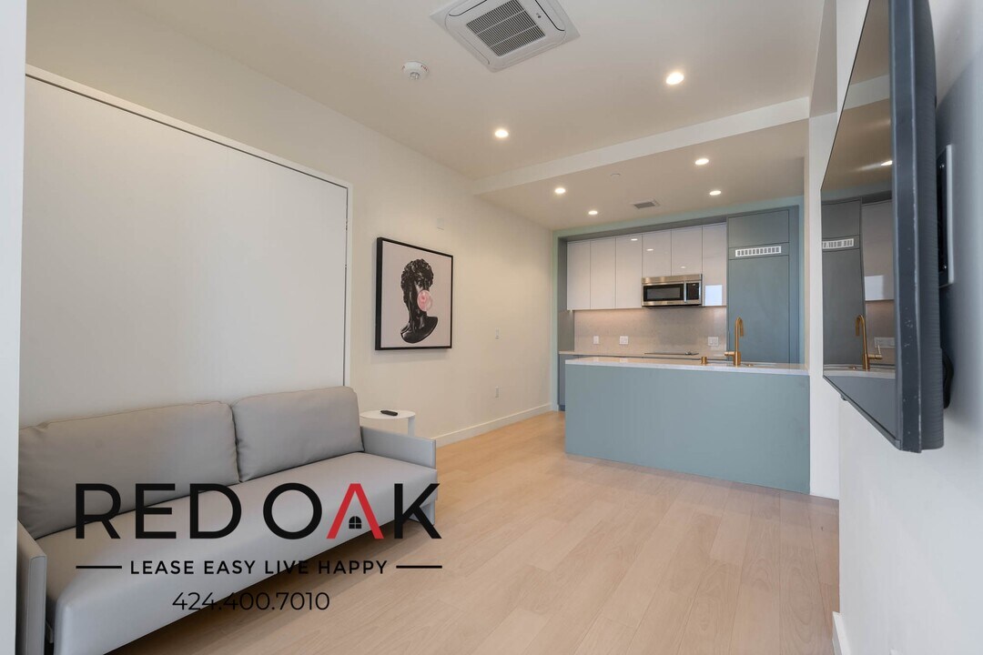 6401 Wilshire Blvd in Los Angeles, CA - Building Photo