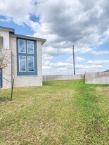 7219 Sunbreeze Ln in Richmond, TX - Building Photo
