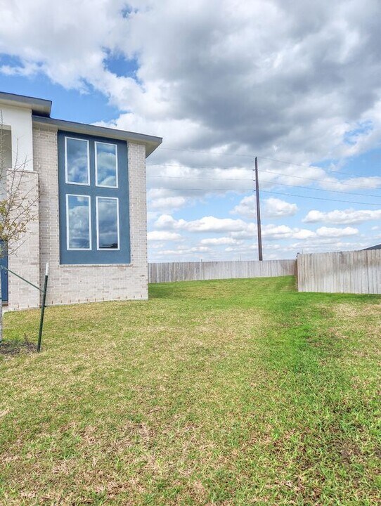 7219 Sunbreeze Ln in Richmond, TX - Building Photo