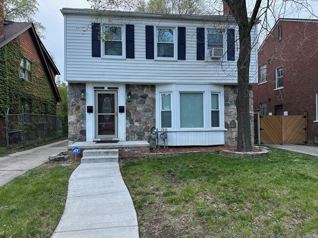 20455 Stratford Rd, Unit 20457 Stratford Rd