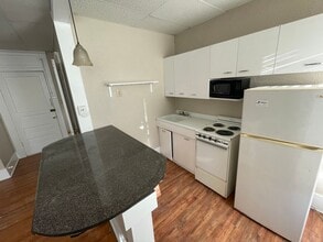 Karlton Apartments in Kirksville, MO - Foto de edificio - Interior Photo