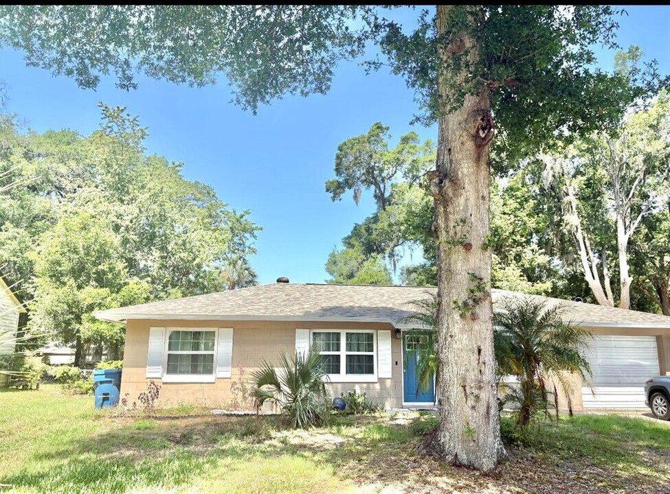 410 Albany Ave in DeLand, FL - Building Photo