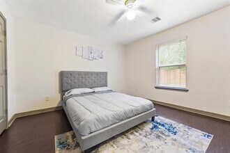 8702 Shady Vista Ln in Houston, TX - Building Photo - Building Photo
