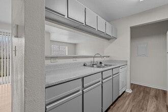 Valley Ridge Apartment Homes in Lewisville, TX - Foto de edificio - Building Photo