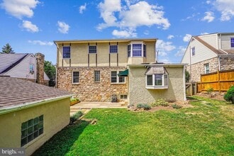 121 S Fenwick St in Arlington, VA - Building Photo - Building Photo