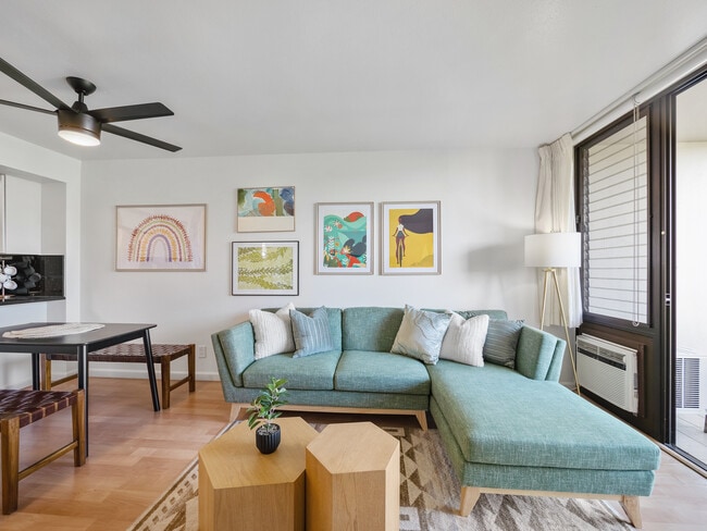 3138 Waialae Ave, Unit 414 in Honolulu, HI - Foto de edificio - Building Photo