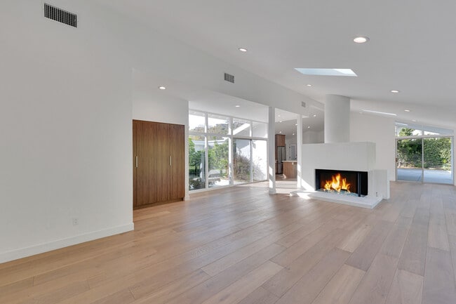 6234 Paseo Canyon Dr in Malibu, CA - Building Photo - Building Photo