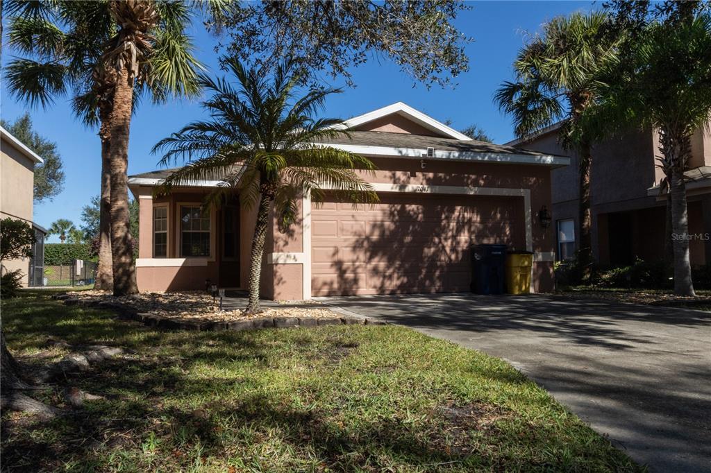 7041 Chatum Light Run in Bradenton, FL - Foto de edificio