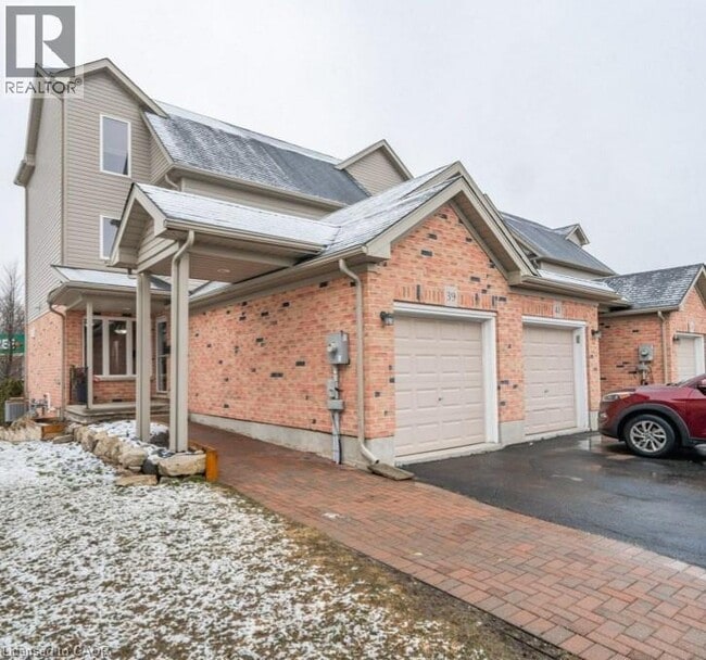 39 Brookfield Crescent in Kitchener, ON - Building Photo - Building Photo