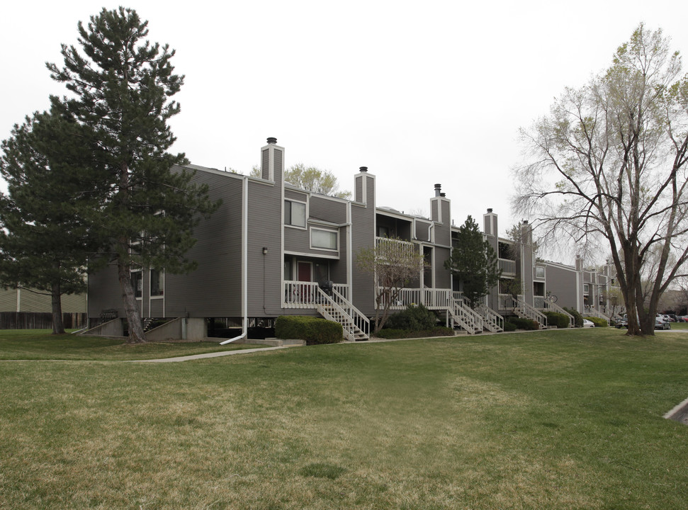 Valmont Square in Boulder, CO - Building Photo